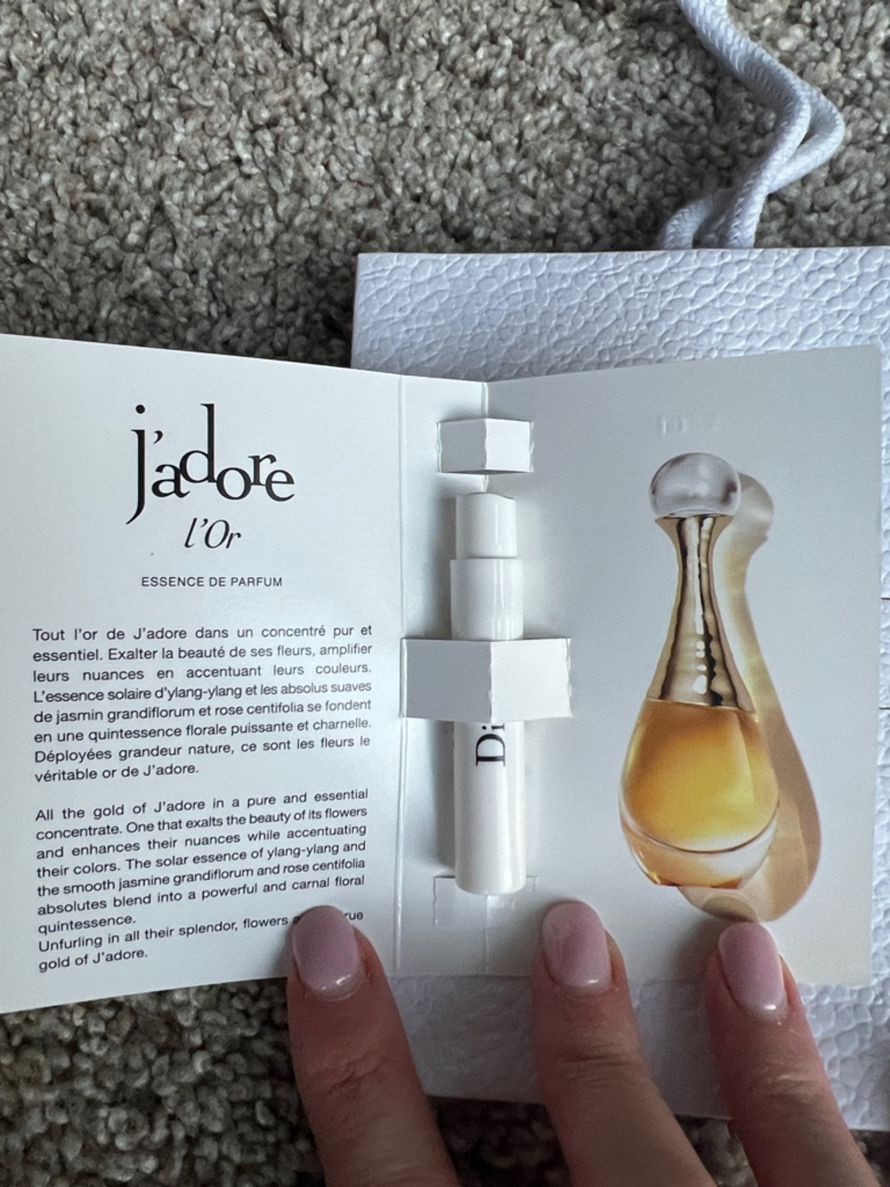 Dior White Gift Bag with 2 Powder Puffs & J’Adore L’Or & Miss Dior Samples New - Picture 3 of 8